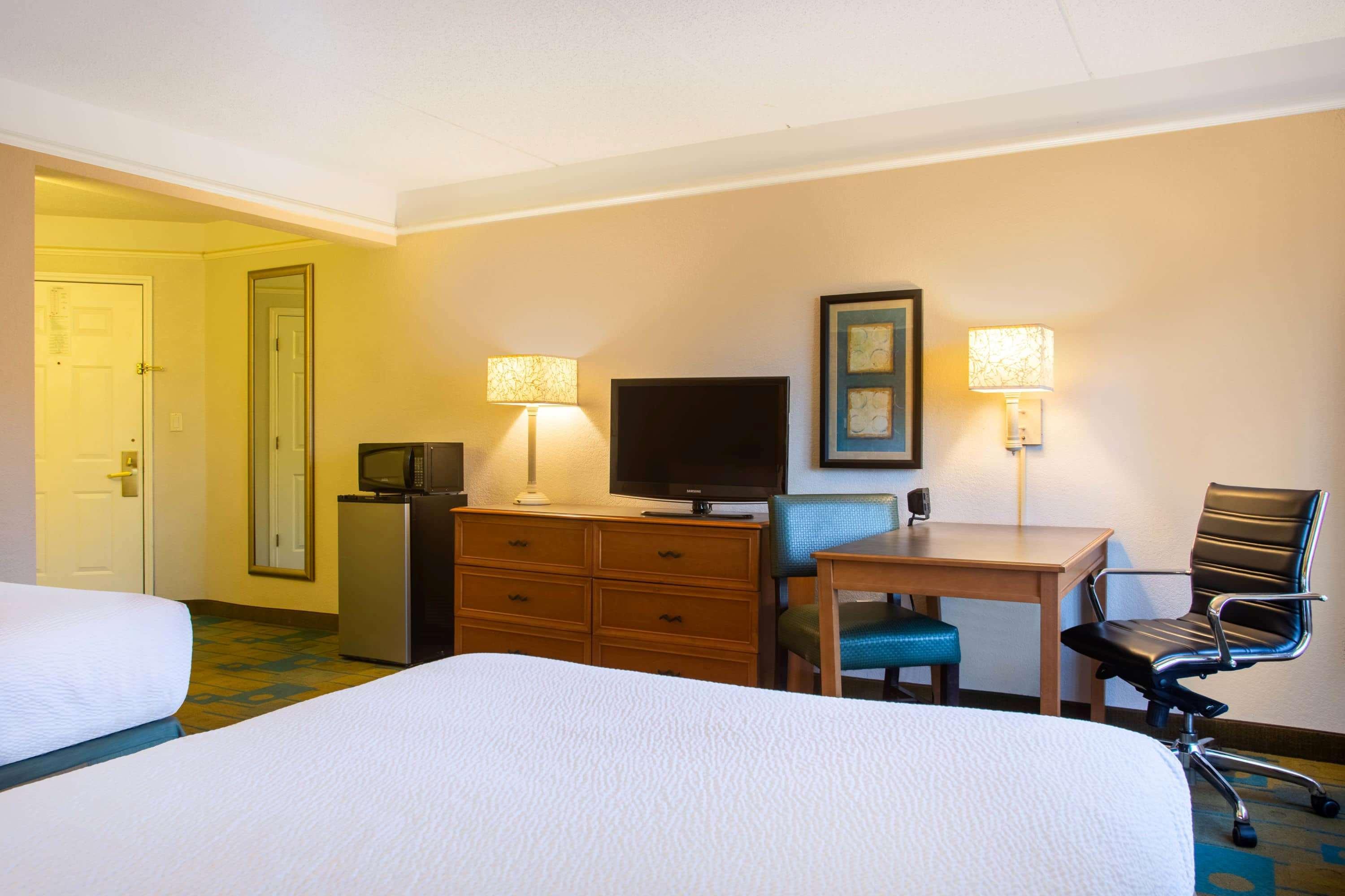 La Quinta By Wyndham Charlotte Airport South Hotel Exterior photo